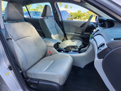 Used 2015 Honda Accord LX image 17