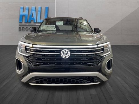New 2026 Volkswagen Atlas Peak Edition AWD/4WD image 8