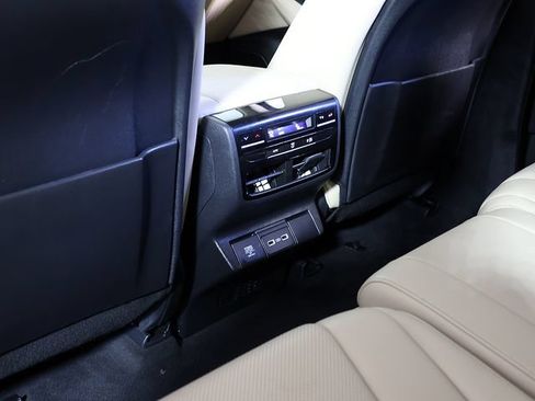 Used 2023 Acura MDX SH-AWD w/ Technology Package image 16