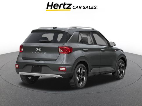 Used 2026 Hyundai Venue SEL FWD image 2