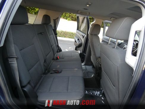 Used 2018 GMC Yukon SLE w/ Convenience Package AWD/4WD image 34