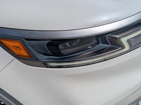 Used 2023 Kia Carnival LX FWD image 25
