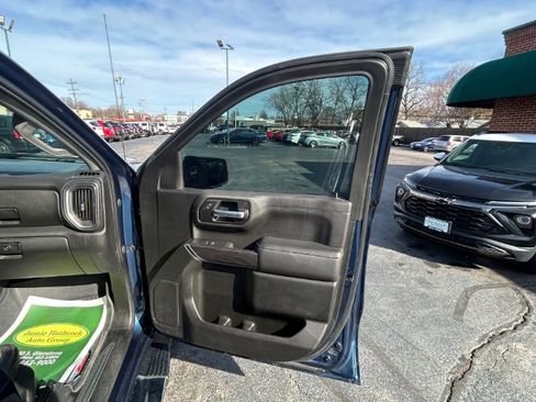 Used 2020 Chevrolet Silverado 1500 LTZ w/ LTZ Convenience Package image 9