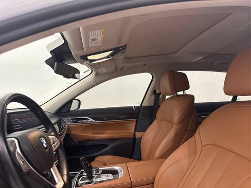 Used 2020 BMW 740i w/ Cold Weather Package RWD image 31