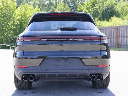 New 2025 Porsche Cayenne image 7