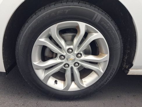 Used 2019 Chevrolet Cruze LT w/ Convenience Package FWD image 8