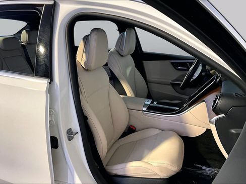 Certified 2024 Mercedes-Benz C 300 4MATIC Sedan image 8
