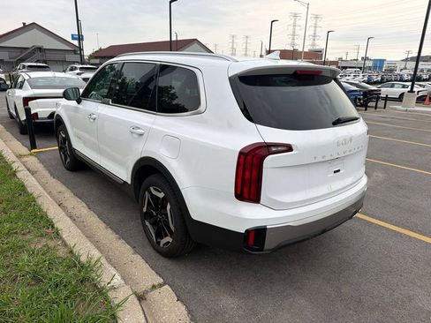 Used 2025 Kia Telluride S AWD/4WD image 4
