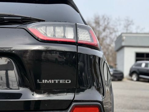 Used 2019 Jeep Cherokee Limited w/ Technology Group image 10