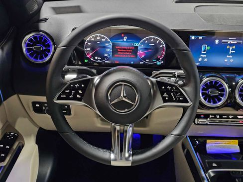 New 2026 Mercedes-Benz GLB 250 4MATIC image 23