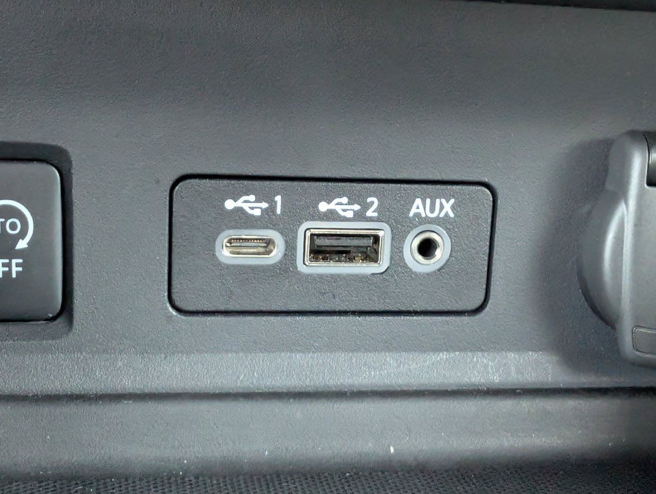 Certified 2025 Nissan Sentra SV w/ Trunk Package FWD image 18