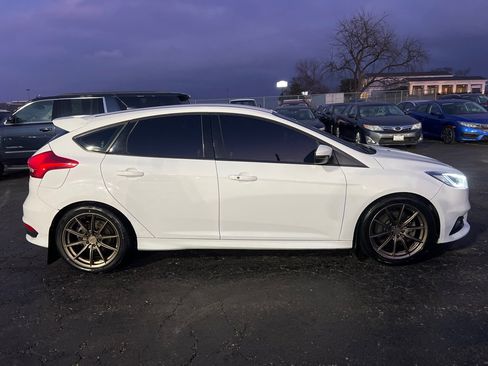 Used 2017 Ford Focus ST image 8
