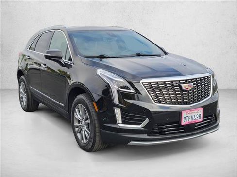 Used 2022 Cadillac XT5 Premium Luxury w/ Technology Package FWD image 3