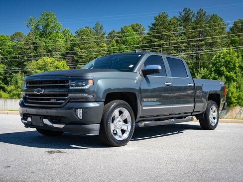 Used 2018 Chevrolet Silverado 1500 LTZ Z71 w/ LTZ Plus Package AWD/4WD image 3