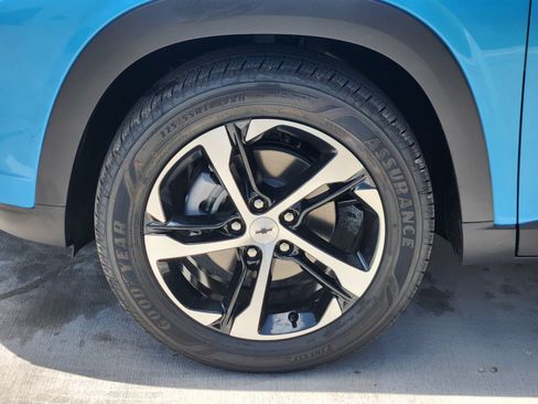 New 2026 Chevrolet Trax RS w/ Sunroof Package FWD image 11