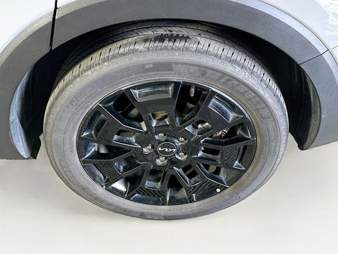 Used 2022 Kia Telluride SX w/ SX Prestige Package AWD/4WD image 11