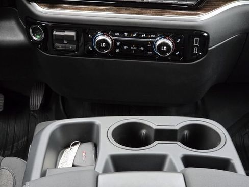 New 2026 GMC Sierra 1500 Elevation w/ Elevation Select Package AWD/4WD image 13