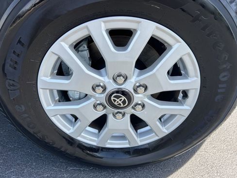 Used 2024 Toyota Tacoma SR5 w/ SR5 Upgrade Package AWD/4WD image 21