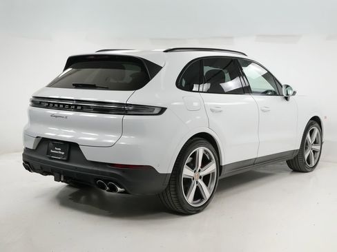 Certified 2025 Porsche Cayenne S AWD/4WD image 10