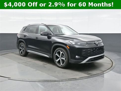 New 2026 Volkswagen Tiguan SE image 1