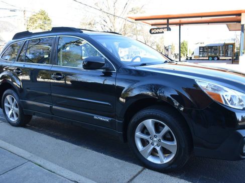 Used 2013 Subaru Outback 2.5i Limited image 28