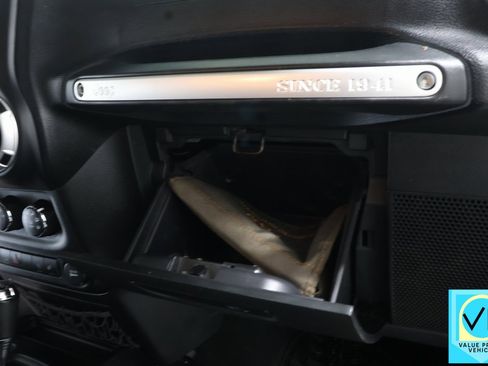 Used 2016 Jeep Wrangler Unlimited Rubicon w/ Max Tow Package image 31