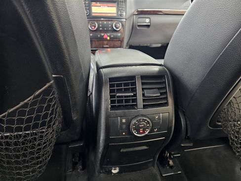 Used 2011 Mercedes-Benz GL 450 4MATIC image 29
