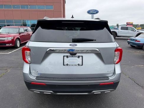 Certified 2023 Ford Explorer XLT w/ Equipment Group 202A AWD/4WD image 4