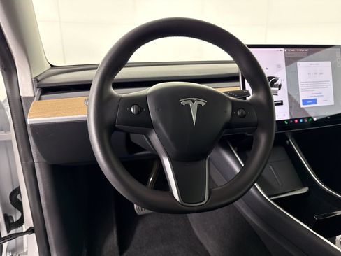 Used 2020 Tesla Model Y Long Range AWD/4WD image 23