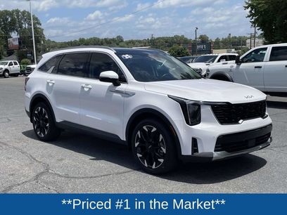 Used 2025 Kia Sorento EX w/ Panoramic Sunroof Package