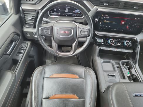 Used 2024 GMC Sierra 3500 AT4 w/ AT4 Preferred Package AWD/4WD image 15