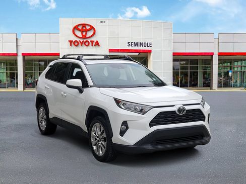 Used 2019 Toyota RAV4 XLE Premium w/ Cold Weather Package FWD image 2