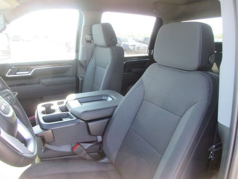 New 2026 GMC Sierra 2500 SLE w/ SLE Value Package; AWD/4WD image 13