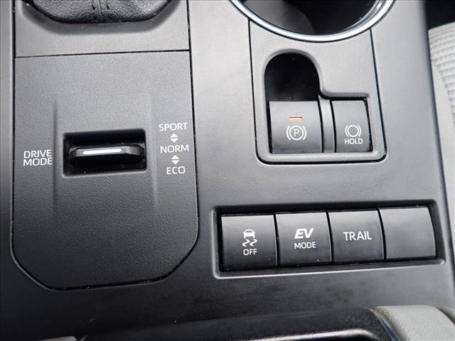 Used 2022 Toyota Highlander LE AWD/4WD image 18