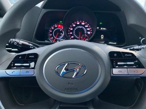 Used 2023 Hyundai Elantra SEL FWD image 16