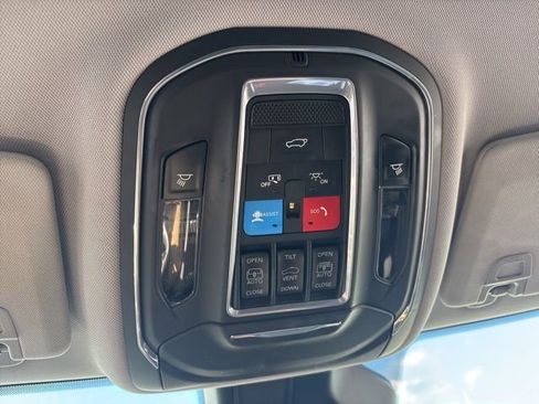 Used 2022 Jeep Grand Cherokee L Limited image 38