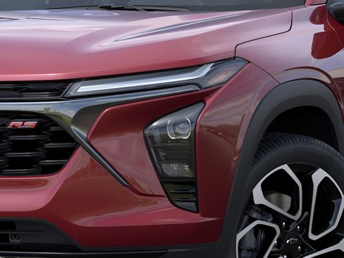 New 2025 Chevrolet Trax RS w/ Sunroof Package image 10