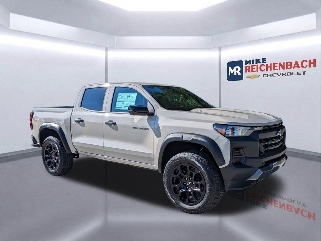 New 2026 Chevrolet Colorado Trail Boss AWD/4WD image 2