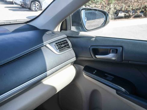 Used 2012 Toyota Camry LE FWD image 21