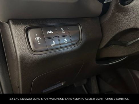 Used 2019 Hyundai Santa Fe SE AWD/4WD image 14