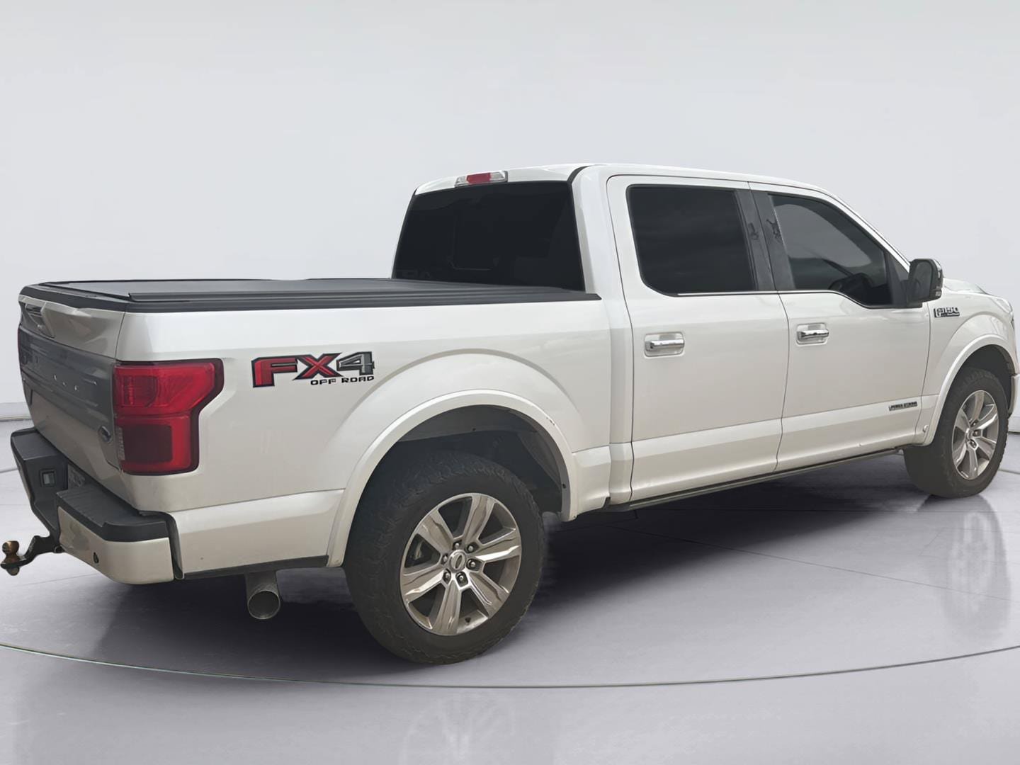 Used 2018 Ford F150 Platinum w/ Equipment Group 701A Luxury AWD/4WD image 2