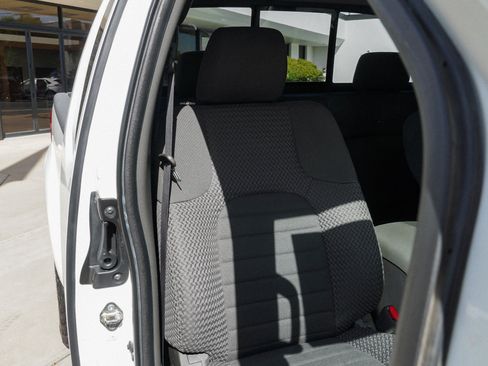 Used 2019 Nissan Frontier SV AWD/4WD image 23