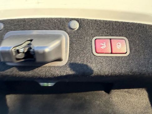 Used 2016 Mercedes-Benz S 550 Sedan image 11