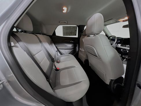 Used 2024 Chevrolet TrailBlazer LT FWD image 33