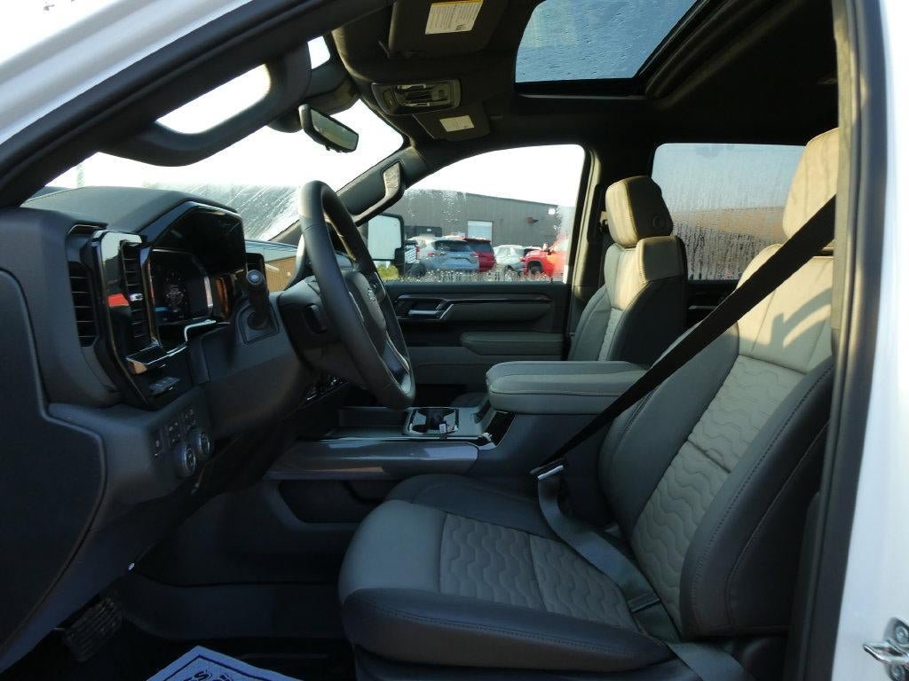 New 2026 Chevrolet Silverado 2500 ZR2 w/ LPO, Dark Essentials Package AWD/4WD image 17