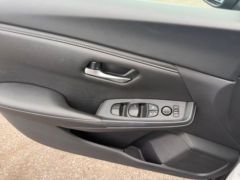 Used 2025 Nissan Sentra SV FWD image 18