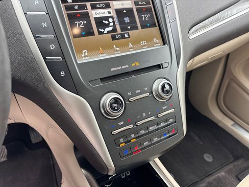 Used 2017 Lincoln MKC Reserve w/ Lincoln MKC Climate Package image 21