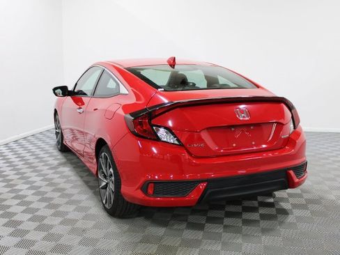 Used 2020 Honda Civic Touring image 4