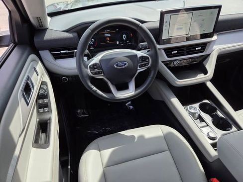 New 2026 Ford Explorer Active w/ Active Comfort Package image 7