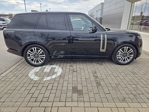 Used 2024 Land Rover Range Rover SE image 4